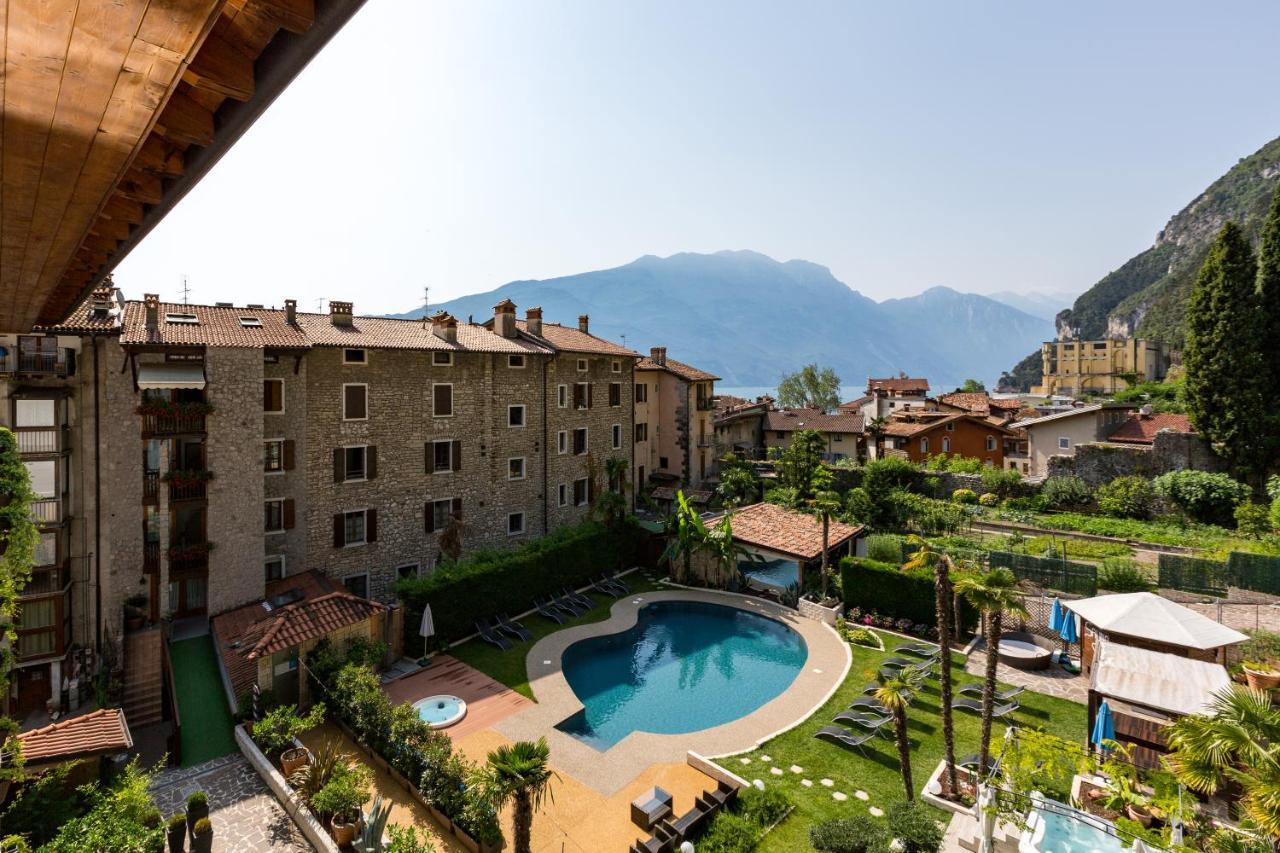 Hotel Canarino Riva del Garda Ngoại thất bức ảnh